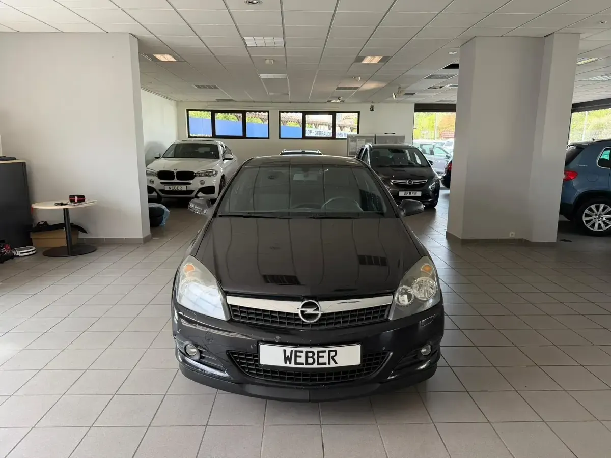 Gebraucht Opel Astra GTC Sport 120 PS (88 kW) 2008 Schwarz Limousine