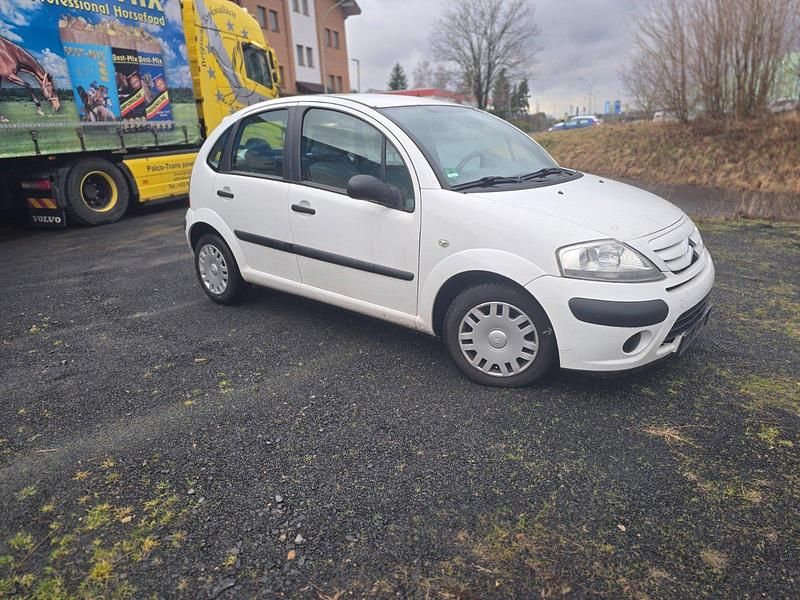 Gebraucht Citroën C3 73 PS (53 kW) 2006 Weiß Kleinwagen