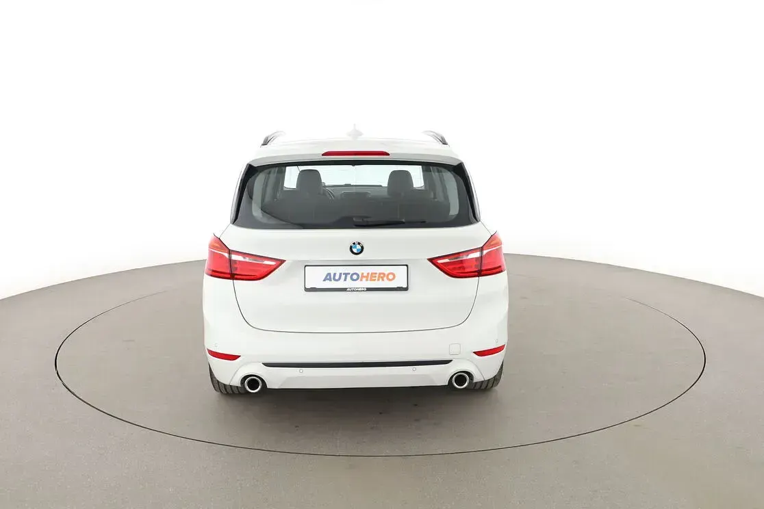 Gebraucht BMW 218 Gran Tourer Sport Line 150 PS (110 kW) 2019 Weiß Van / Kleinbus