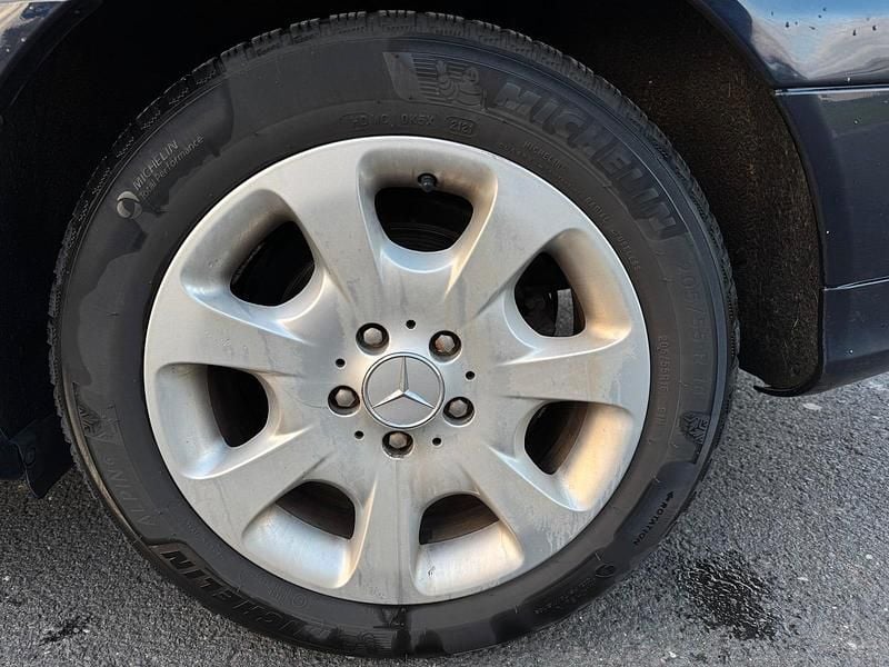 Gebraucht Mercedes C180 143 PS (105 kW) 2004 Schwarz Limousine