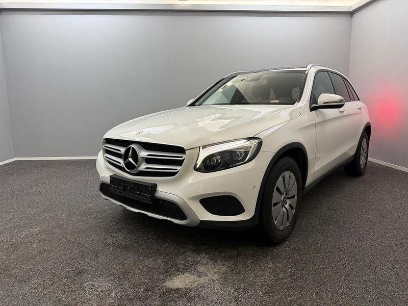 Weiß Gebraucht 2017 Mercedes GLC220 SUV | 22.699 € (Guter Preis) - Bild 1/4