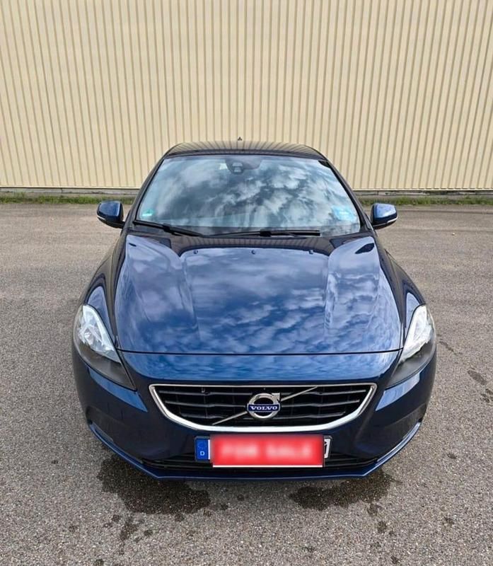 Blau Gebraucht 2016 Volvo V40 Kombi | 9.500 € (Fairer Preis) - Bild 1/4