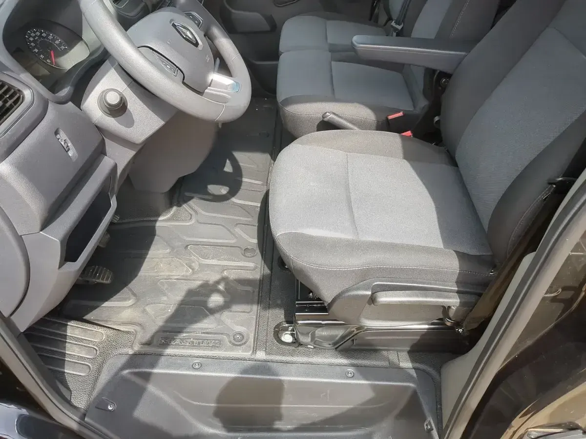 Gebraucht Renault Master 179 PS (131 kW) 2024 Schwarz (perlmuttschwarz) Van / Kleinbus