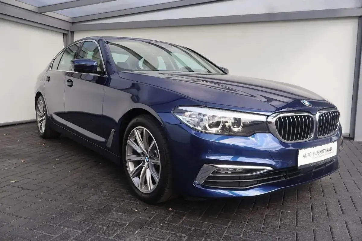 Gebraucht BMW 520 Luxury Line 190 PS (139 kW) 2019 Mediterranblau metallic Limousine