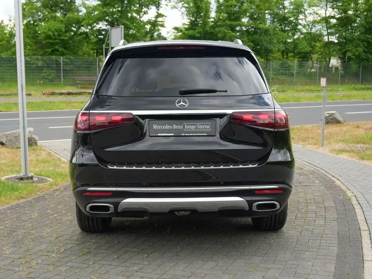 Gebraucht Mercedes GLS350 313 PS (230 kW) 2024 Obsidianschwarz metallic SUV