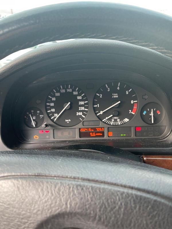 Second-hand BMW 520 150 CP (110 kW) 2000 Negru Berlinǎ