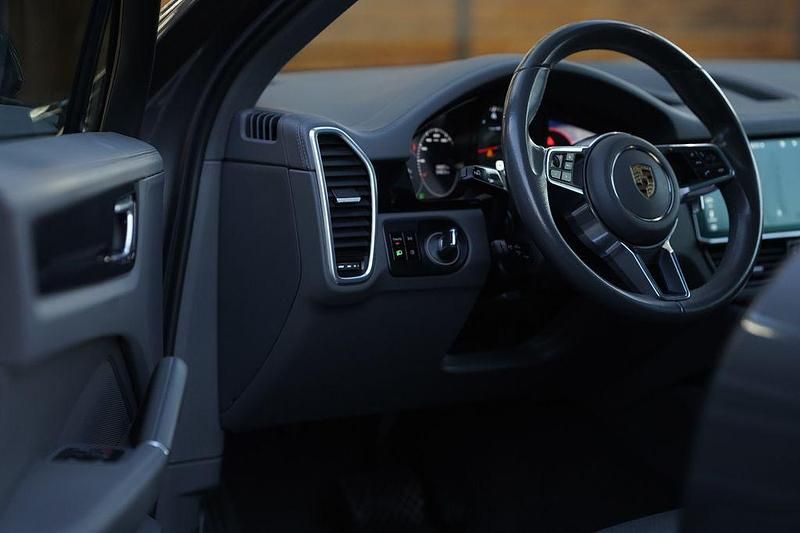 Gebraucht Porsche Cayenne 340 PS (250 kW) 2019 Grau SUV