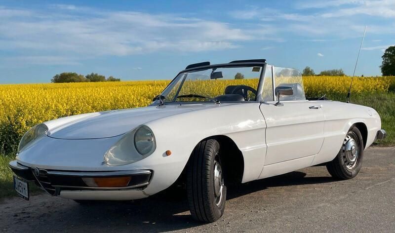 Weiß Gebraucht 1971 Alfa Romeo Spider Cabrio | 21.800 € - Bild 1/4