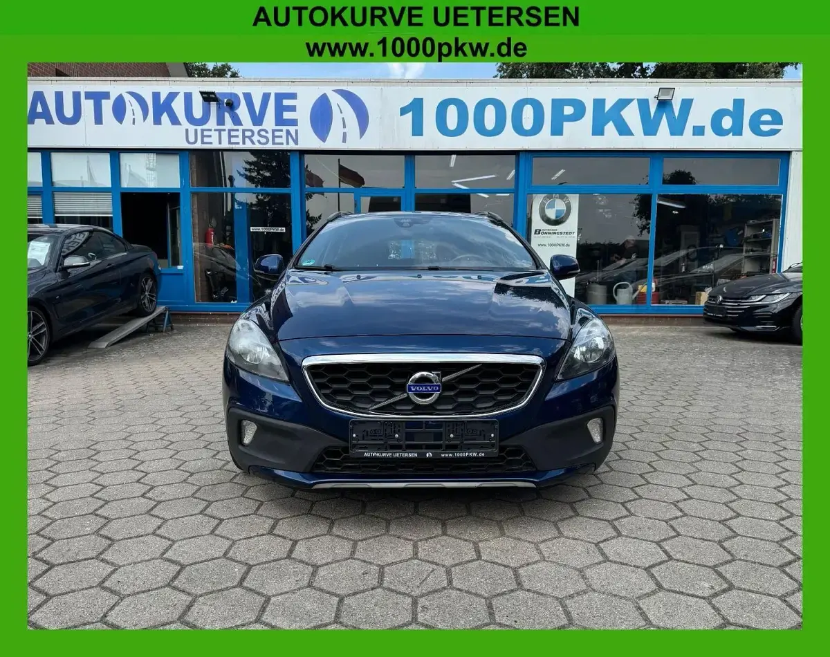 Gebraucht Volvo V40 CC Ocean Race 190 PS (139 kW) 2015 Blau Kombi