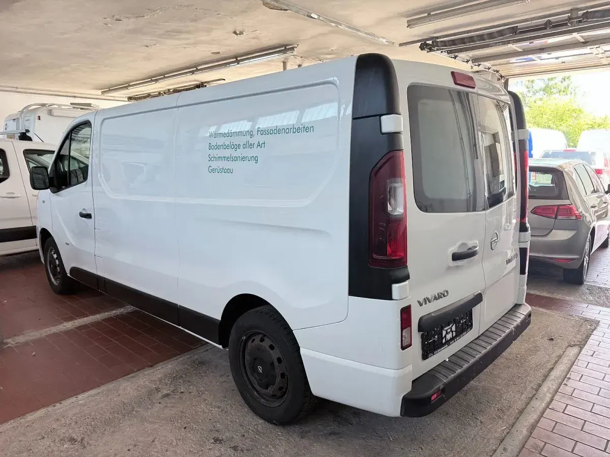 Gebraucht Opel Vivaro 125 PS (91 kW) 2017 Weiß Van / Kleinbus