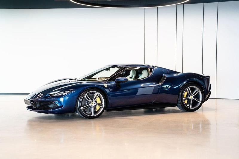 Gebraucht Ferrari 296 829 PS (609 kW) 2024 Blau