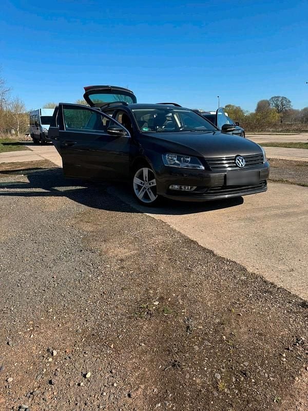 Używany VW Passat 170 KM (125 kW) 2012 Czerwony Kombi
