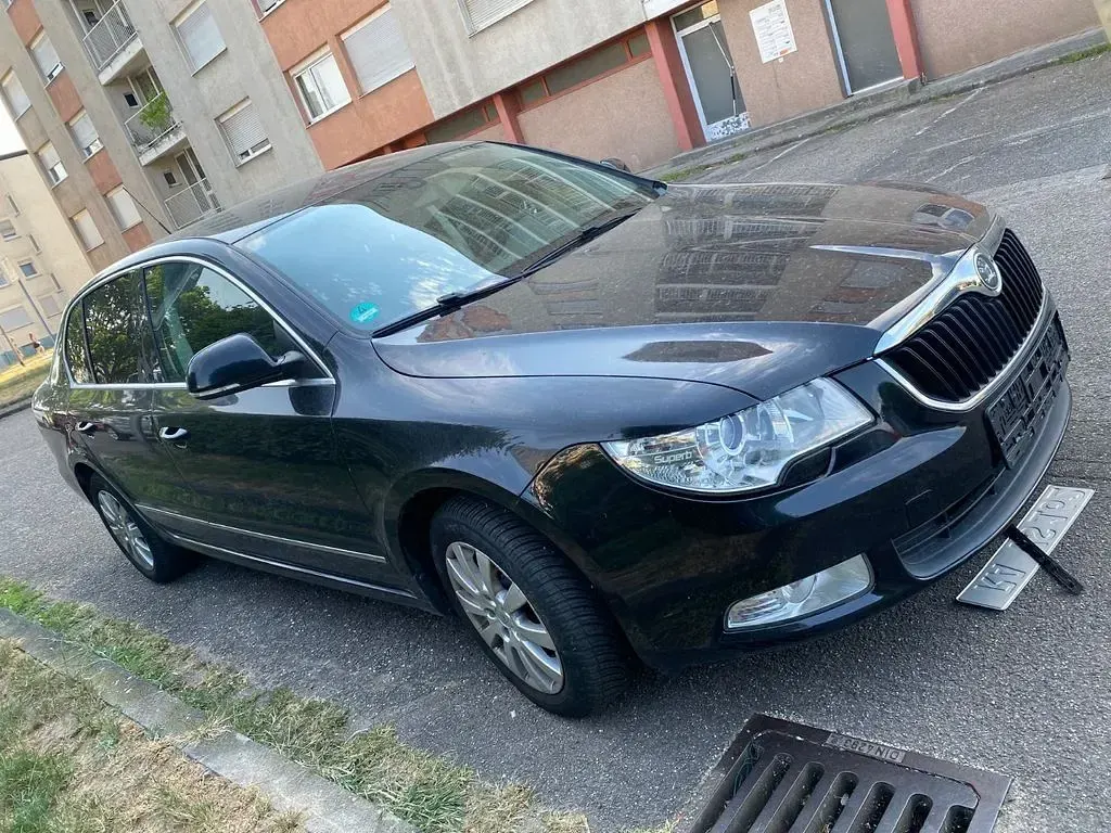 Gebraucht Skoda Superb Comfort 125 PS (91 kW) 2009 Schwarz Limousine