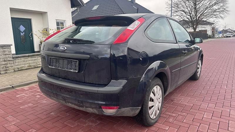 Gebraucht Ford Focus Ambiente 80 PS (58 kW) 2004 Blau Limousine
