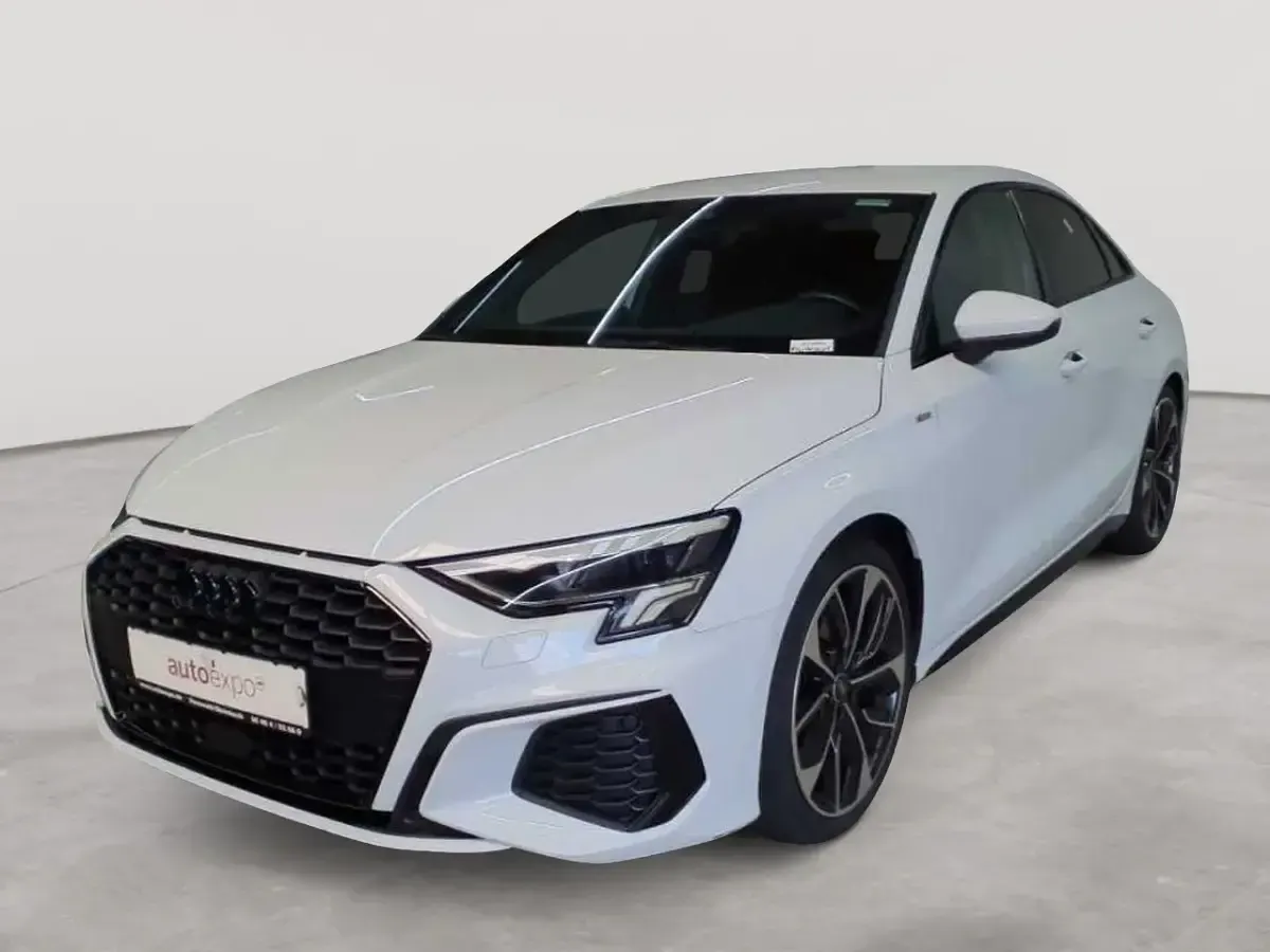 Gebraucht Audi A3 S-Line 150 PS (110 kW) 2023 Gletscherweiss metallic Limousine