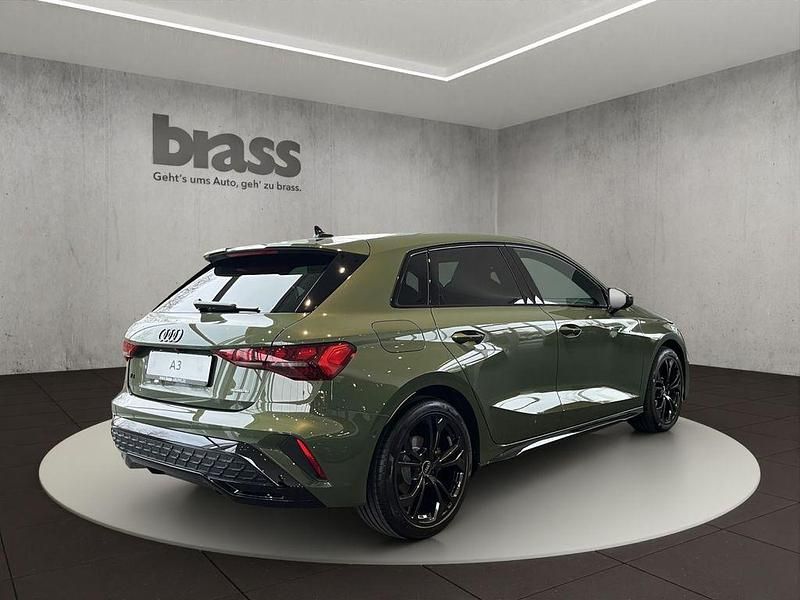 Neu Audi A3 S-Line 204 PS (150 kW) 2026 Grün Limousine