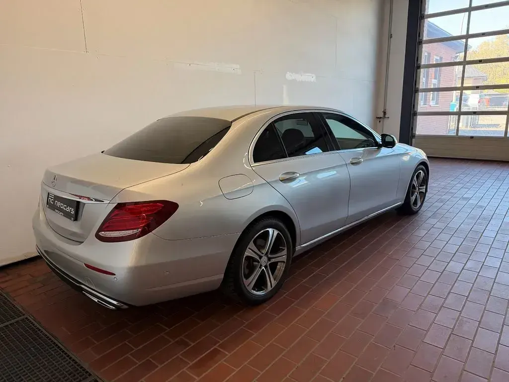 Second-hand Mercedes E200 Avantgarde 150 CP (110 kW) 2018 Argintiu Berlinǎ