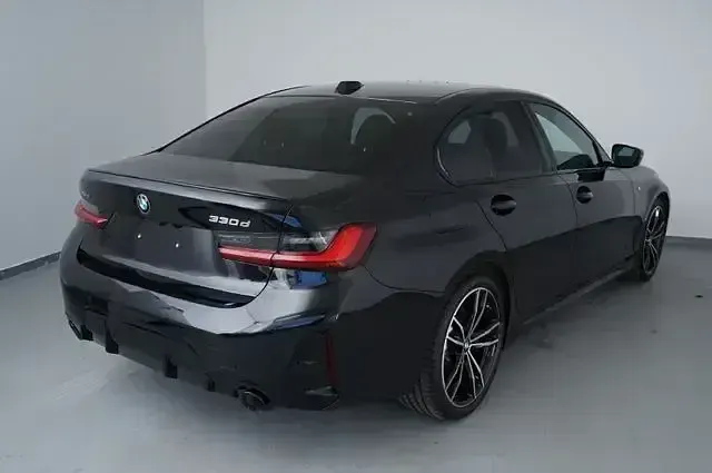 Gebraucht BMW 330 Performance 286 PS (210 kW) 2024 Schwarz Limousine