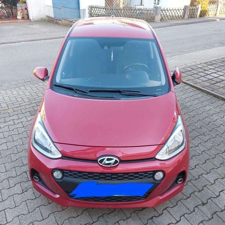 Gebraucht Hyundai i10 Passion 87 PS (63 kW) 2017 Rot Kleinwagen