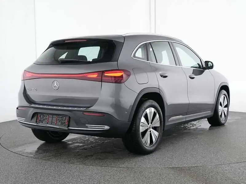 Gebraucht Mercedes EQA250 Advanced 139 kW (190 PS) 2025 lack mountaingrau (metallic) SUV