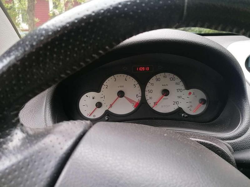 Gebraucht Peugeot 206 CC Quiksilver 109 PS (80 kW) 2006 Silber Cabrio