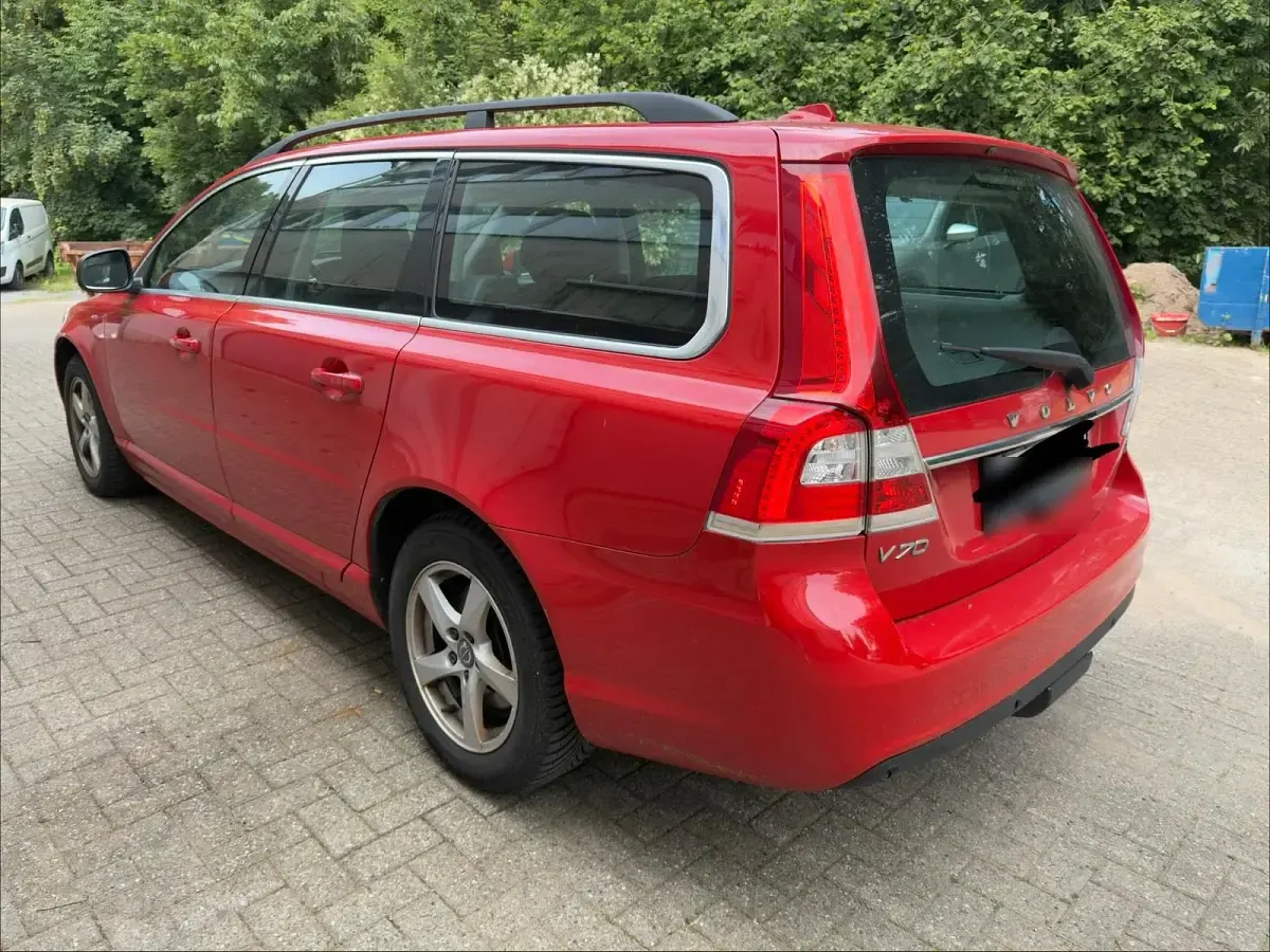 Gebraucht Volvo V70 120 PS (88 kW) 2015 Rot Kombi