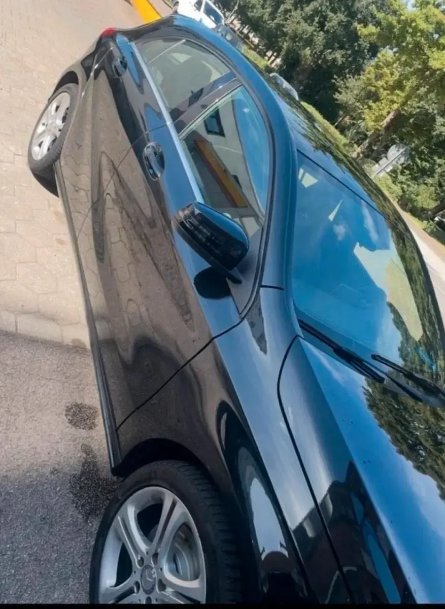 Gebraucht Mercedes A180 90 PS (66 kW) 2014 Schwarz Kombi