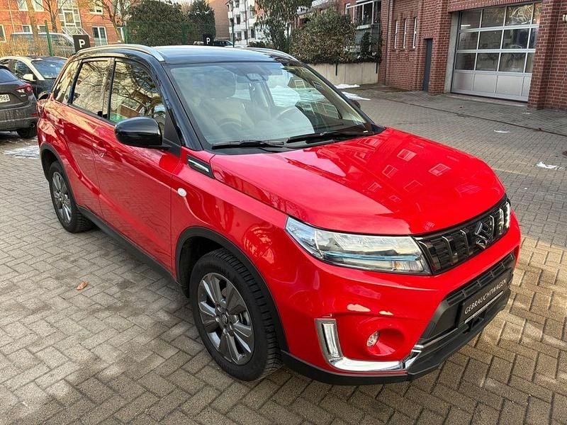 Gebraucht Suzuki Vitara Comfort 102 PS (75 kW) 2022 Rot SUV