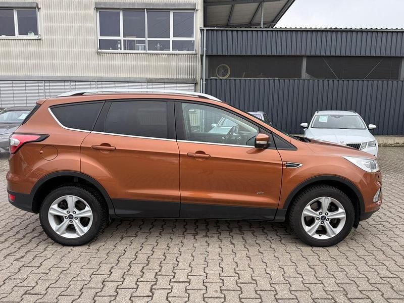 Gebraucht Ford Kuga Titanium 175 PS (128 kW) 2018 Gold SUV