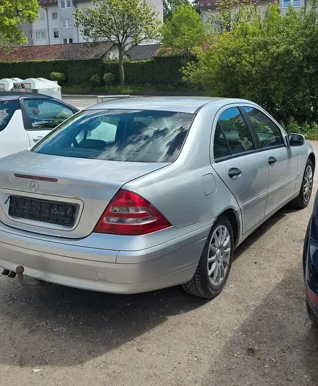 Gebraucht Mercedes C180 129 PS (94 kW) 2002 Silber Limousine