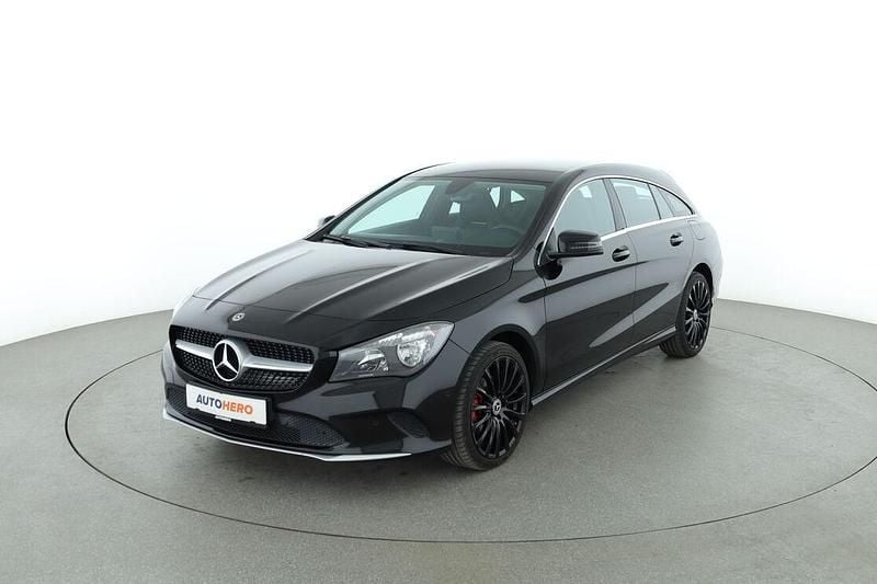 Schwarz Gebraucht 2018 Mercedes CLA180 Shooting Brake Kombi | 16.850 € (Fairer Preis) - Bild 1/3