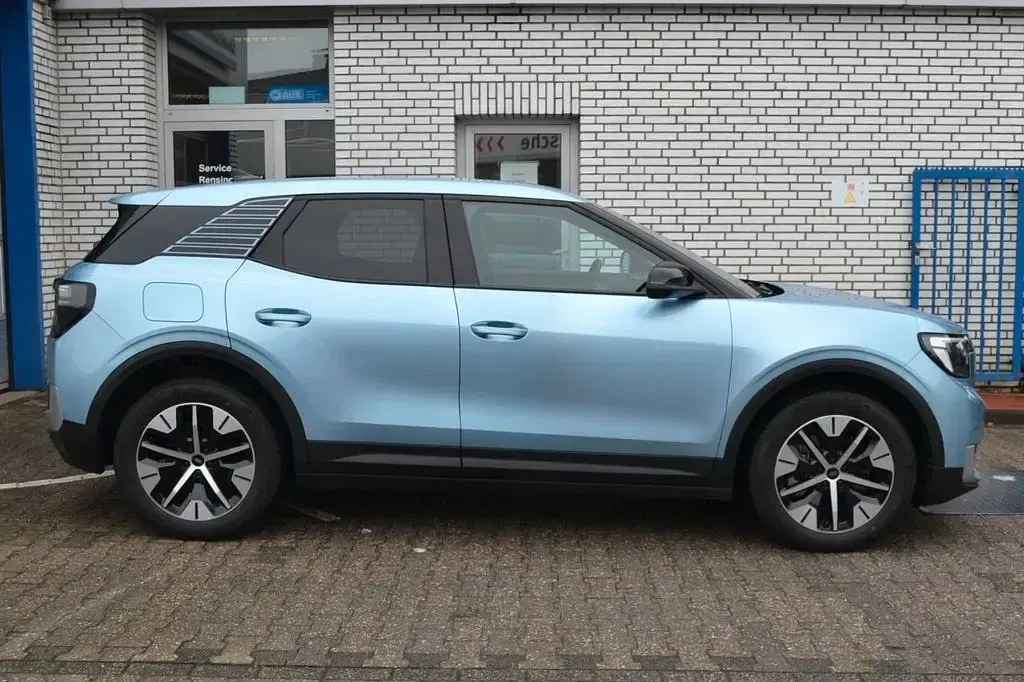 Käytetty Ford Explorer 250 kW (340 HP) 2025 Sininen Katumaasturi
