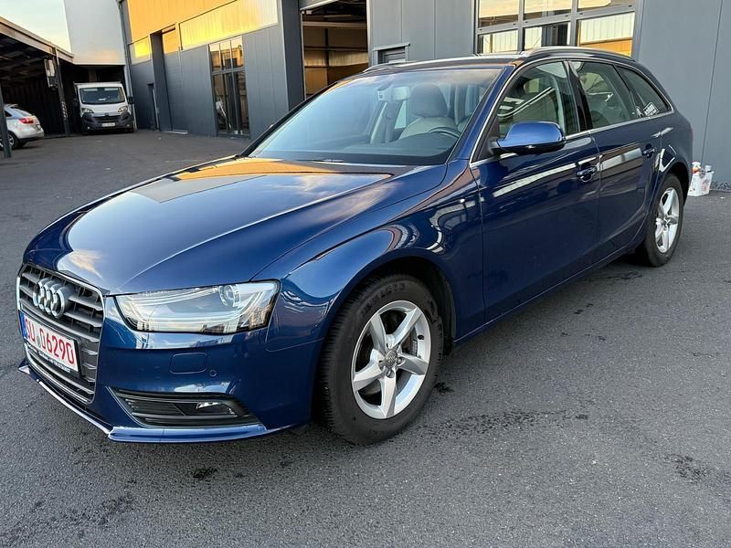Gebraucht Audi A4 Ambiente 177 PS (130 kW) 2012 Blau Kombi