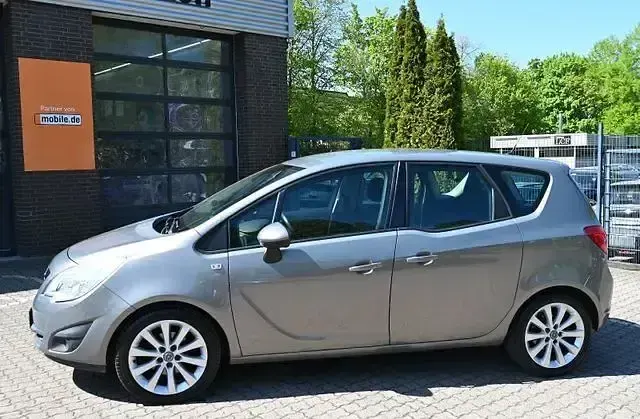 Usata Opel Meriva Edition 101 CV (74 kW) 2010 Grigio Monovolume