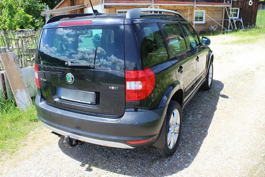 Gebraucht Skoda Yeti Elegance 140 PS (102 kW) 2013 Schwarz SUV