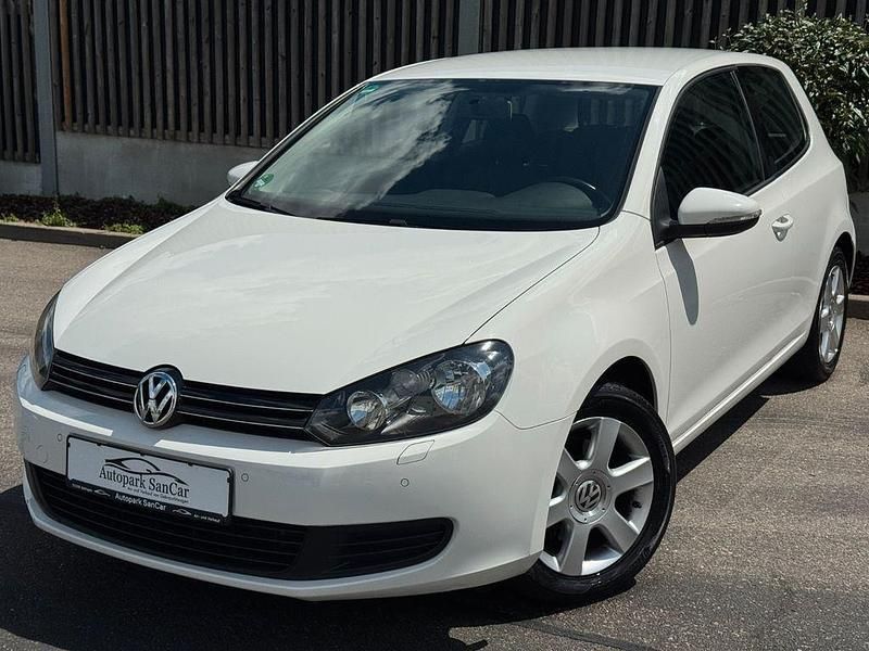 Weiß Gebraucht 2009 VW Golf VI Comfortline Kleinwagen | 3.999 € (Fairer Preis) - Bild 1/4