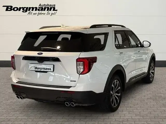 Używany Ford Explorer ST-Line 363 KM (266 kW) 2021 Biały SUV