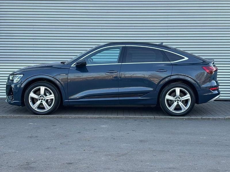 Gebraucht Audi e-tron Sportback S-Line 300 kW (408 PS) 2022 Plasmablau metallic SUV