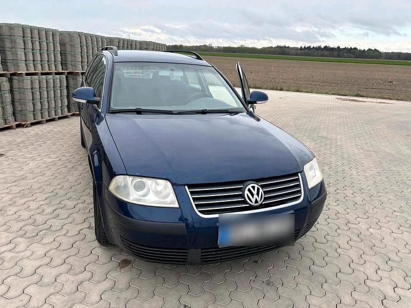 Second-hand VW Passat 131 CP (96 kW) 2004 Albastru Break