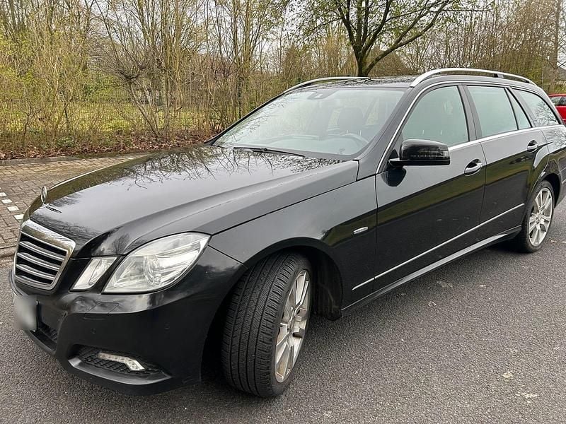 Gebraucht Mercedes E350 231 PS (169 kW) 2011 Schwarz Kombi