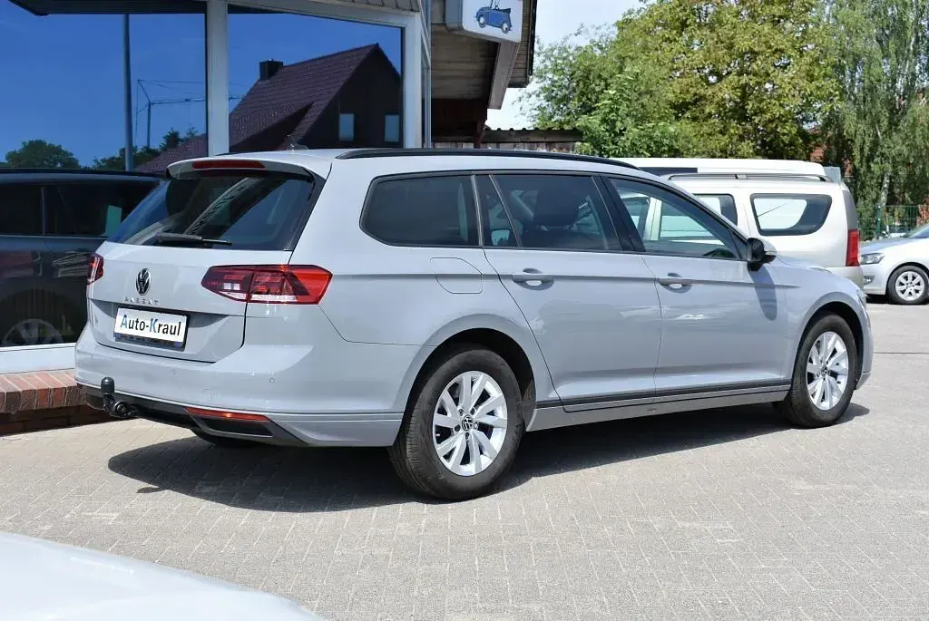 Gebraucht VW Passat Conceptline 150 PS (110 kW) 2023 Grau Kombi