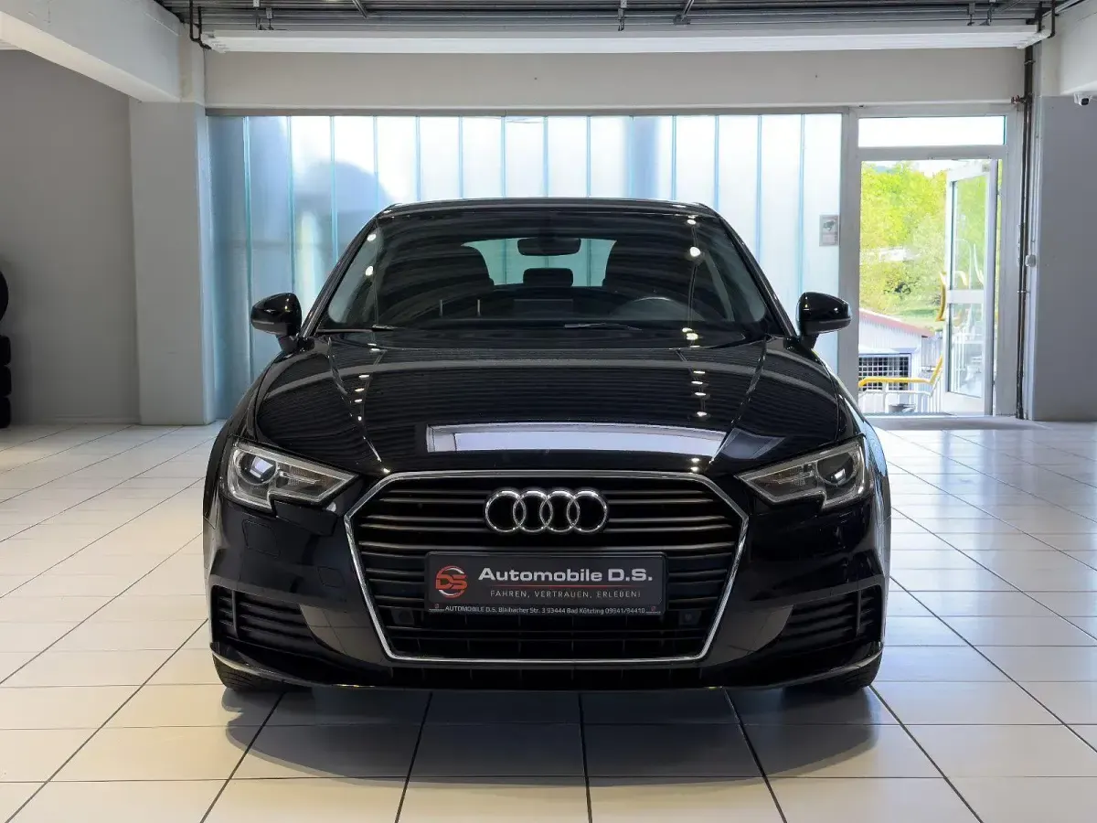 Gebraucht Audi A3 Basis 150 PS (110 kW) 2018 Schwarz Limousine