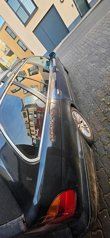 Gebraucht BMW 520 170 PS (125 kW) 2001 Schwarz Kombi