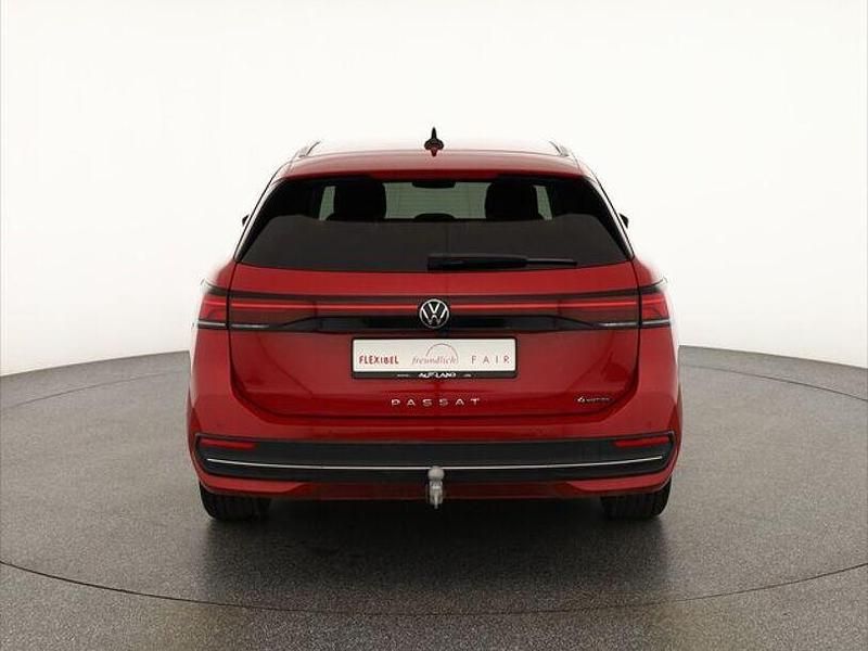 Gebraucht VW Passat 193 PS (141 kW) 2025 Rot Kombi
