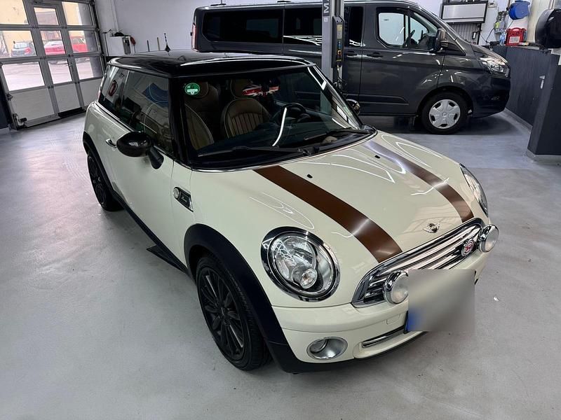Weiß Gebraucht 2010 Mini Cooper Kleinwagen | 7.800 € - Bild 1/4
