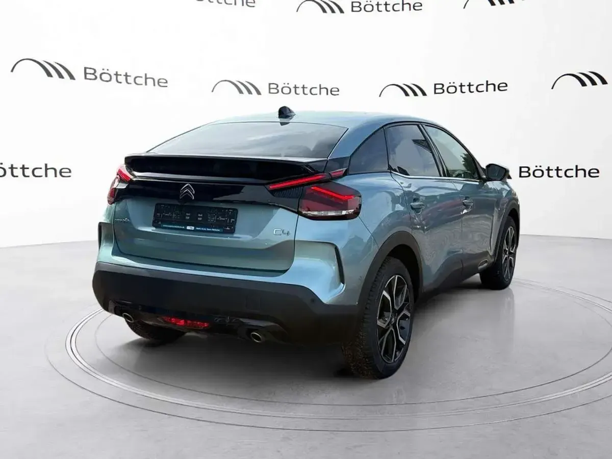 Gebraucht Citroën C4 PureTech 131 PS (96 kW) 2023 Lackierung olbia blau/typ aussenverkleidung metalliclackierung SUV