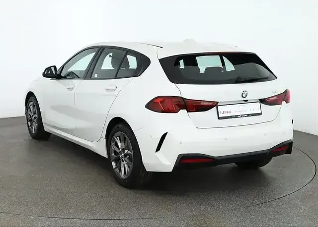 Używany BMW 120 170 KM (125 kW) 2025 Biały Hatchback
