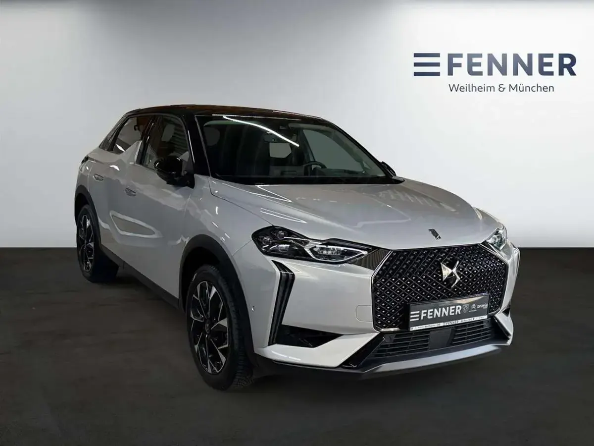 Gebraucht DS Automobiles DS3 Crossback 131 PS (96 kW) 2024 Lackierung chrystal pearl/typ SUV