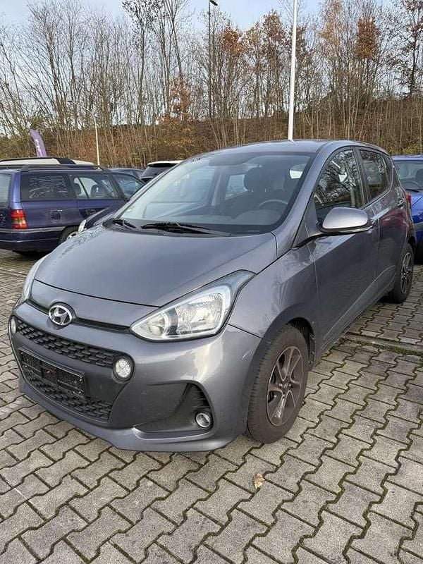 Grau Gebraucht 2018 Hyundai i10 Trend Kleinwagen | 7.500 € (Fairer Preis) - Bild 1/4