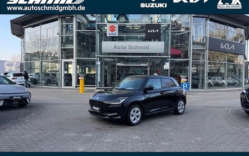 Rot Neu 2025 Suzuki Swift Comfort Limousine | 18.990 € - Bild 1/4